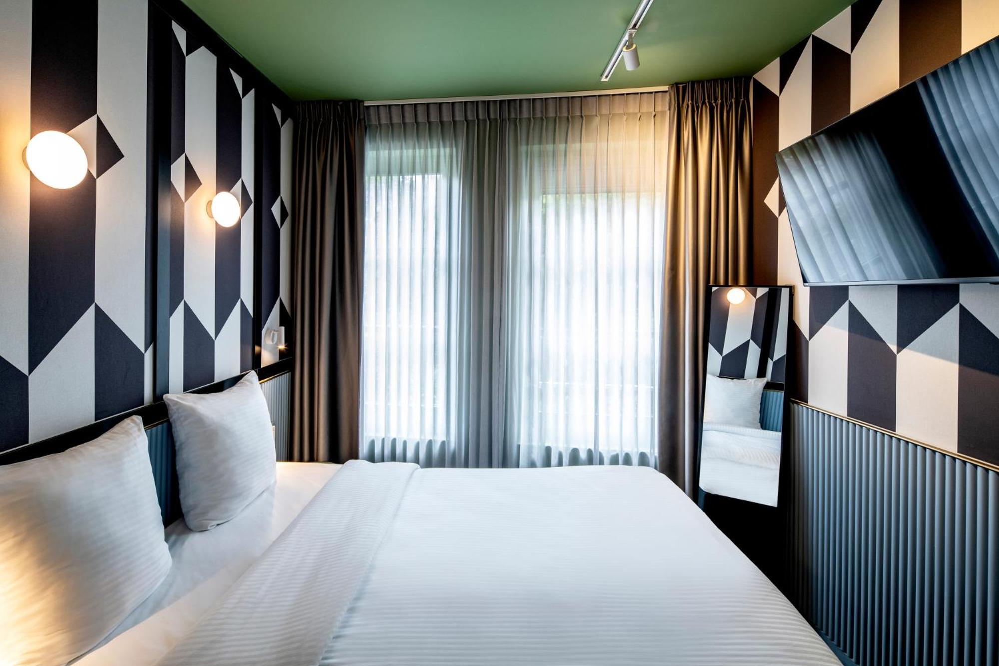 Tourist Inn Hotel Amsterdam Eksteriør billede