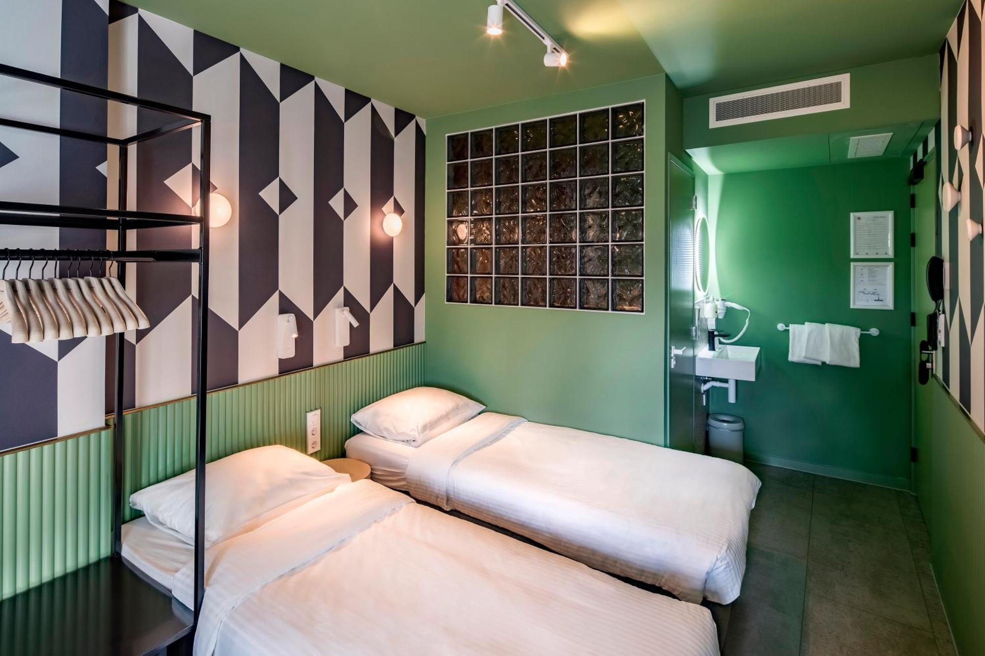 Tourist Inn Hotel Amsterdam Eksteriør billede