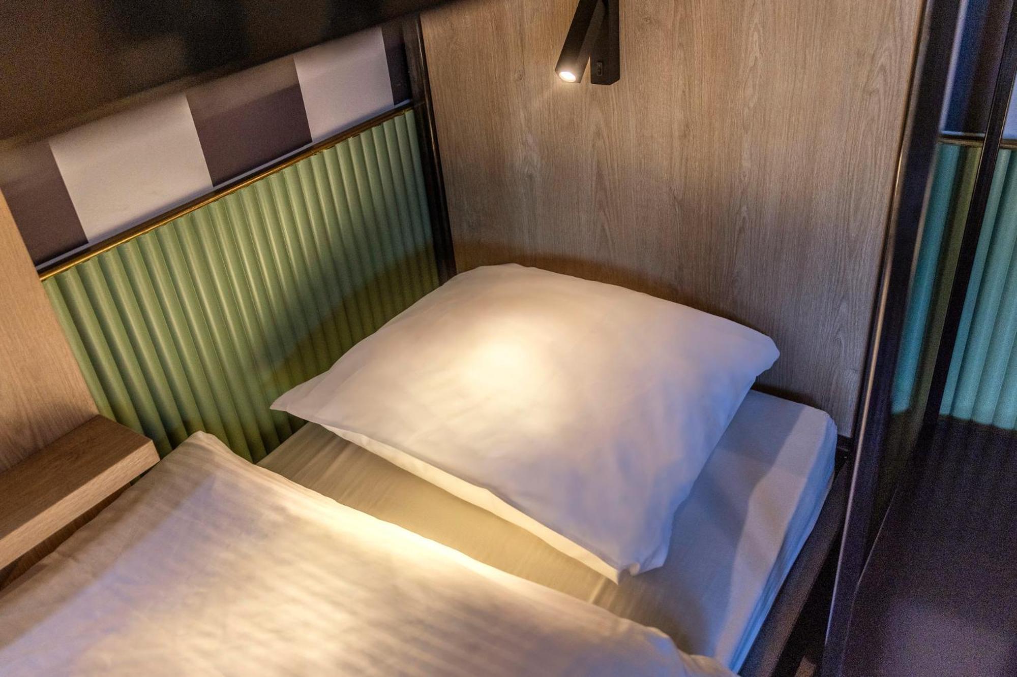 Tourist Inn Hotel Amsterdam Eksteriør billede