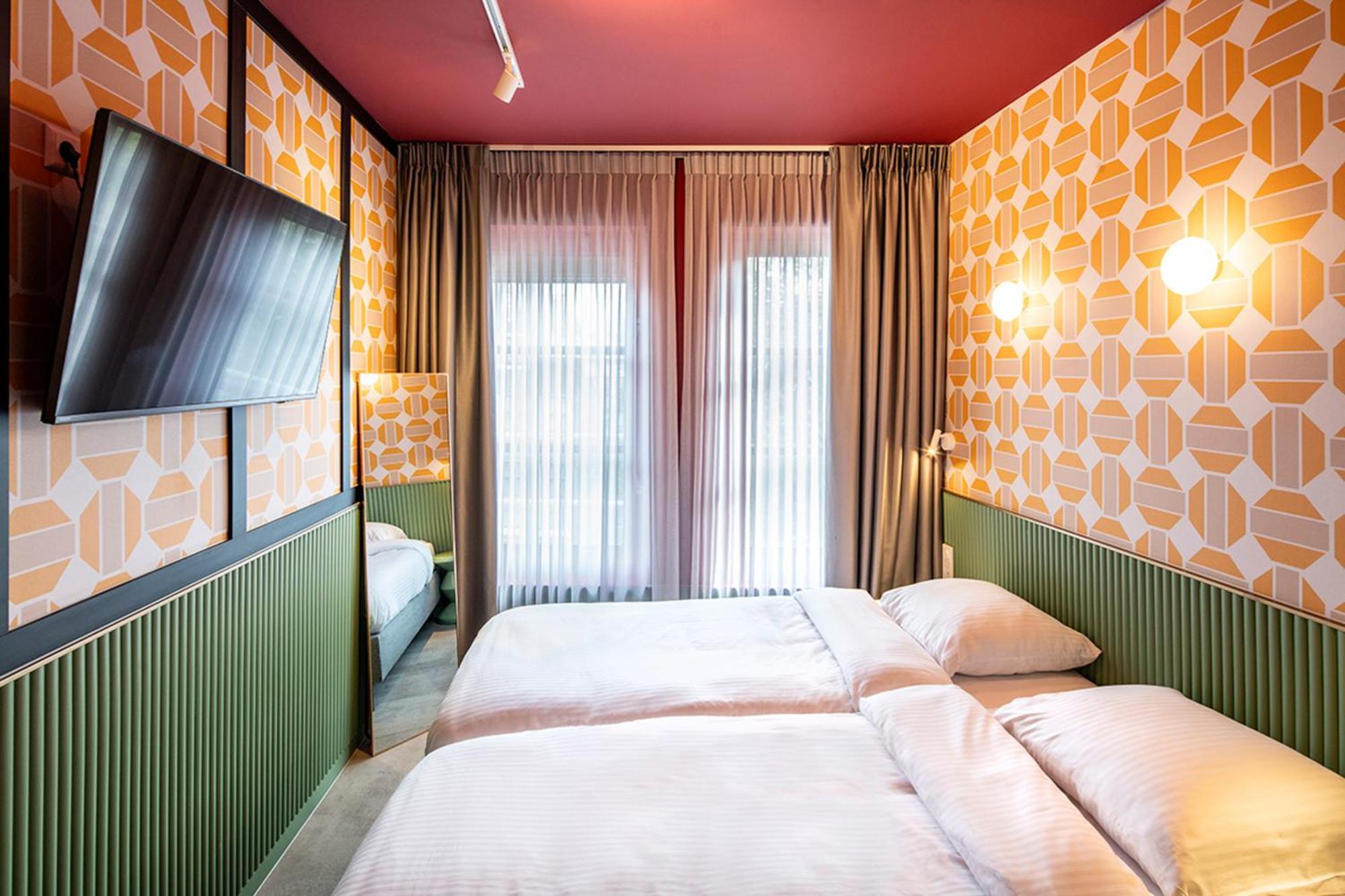 Tourist Inn Hotel Amsterdam Eksteriør billede