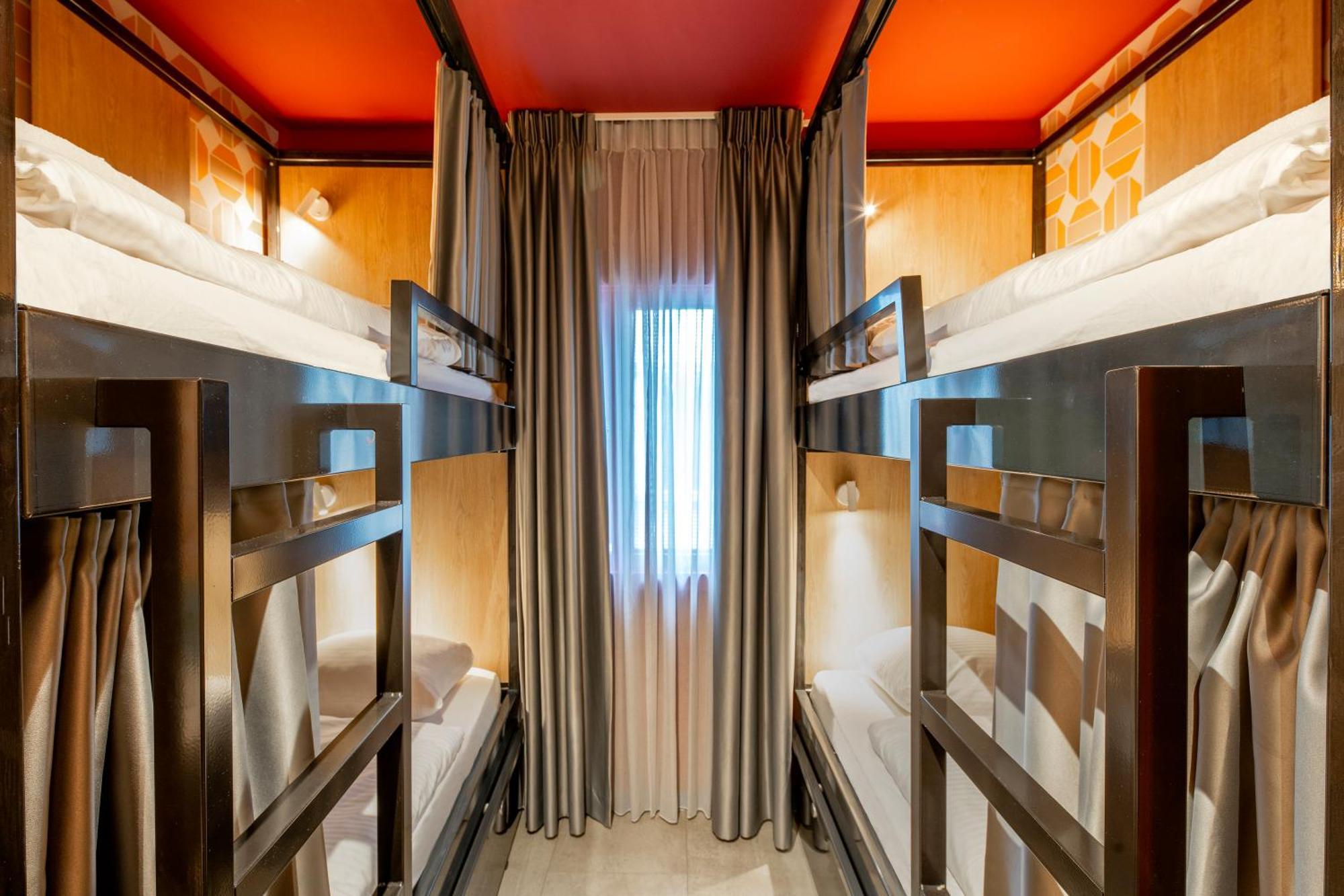 Tourist Inn Hotel Amsterdam Eksteriør billede