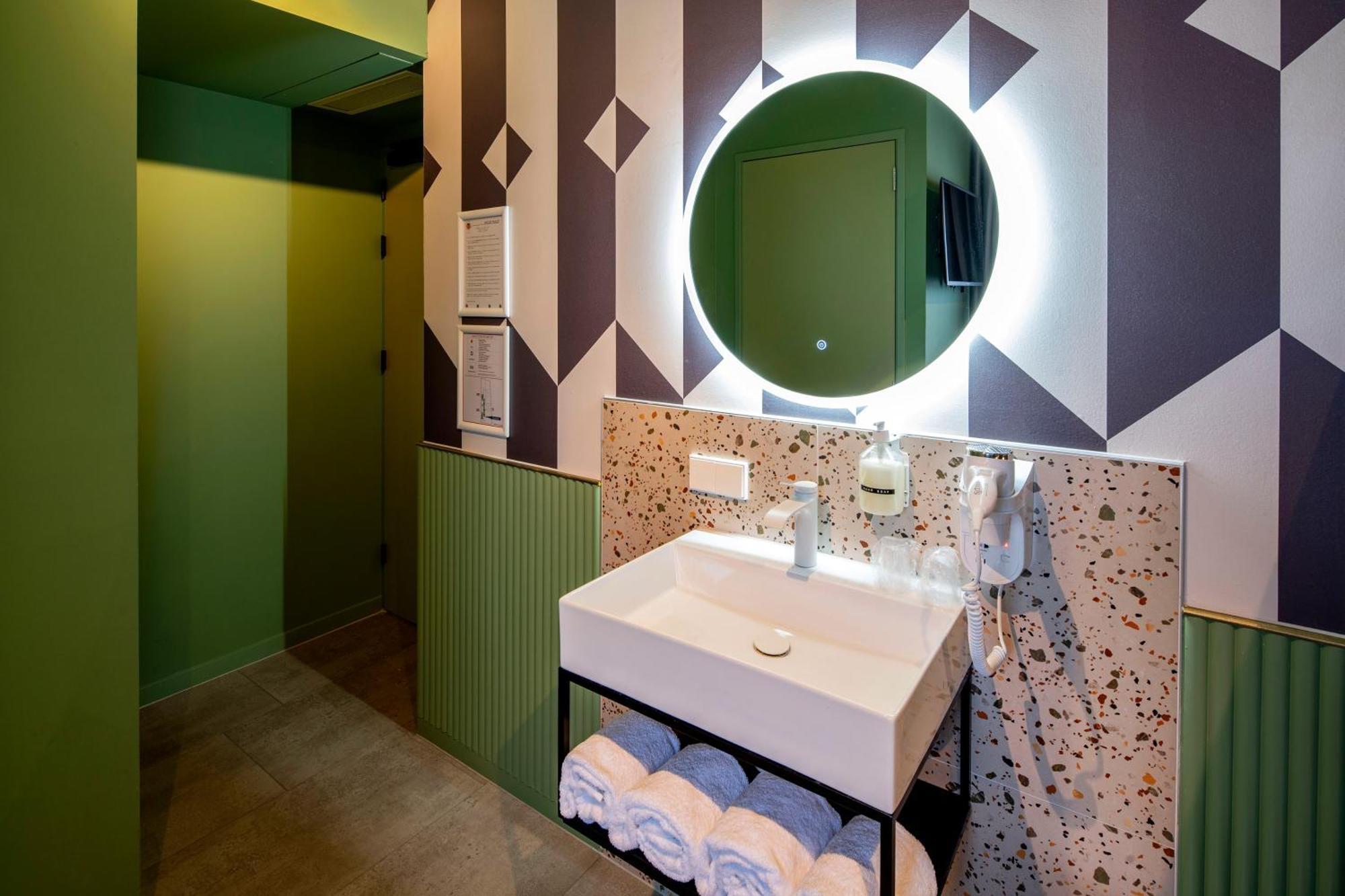 Tourist Inn Hotel Amsterdam Eksteriør billede