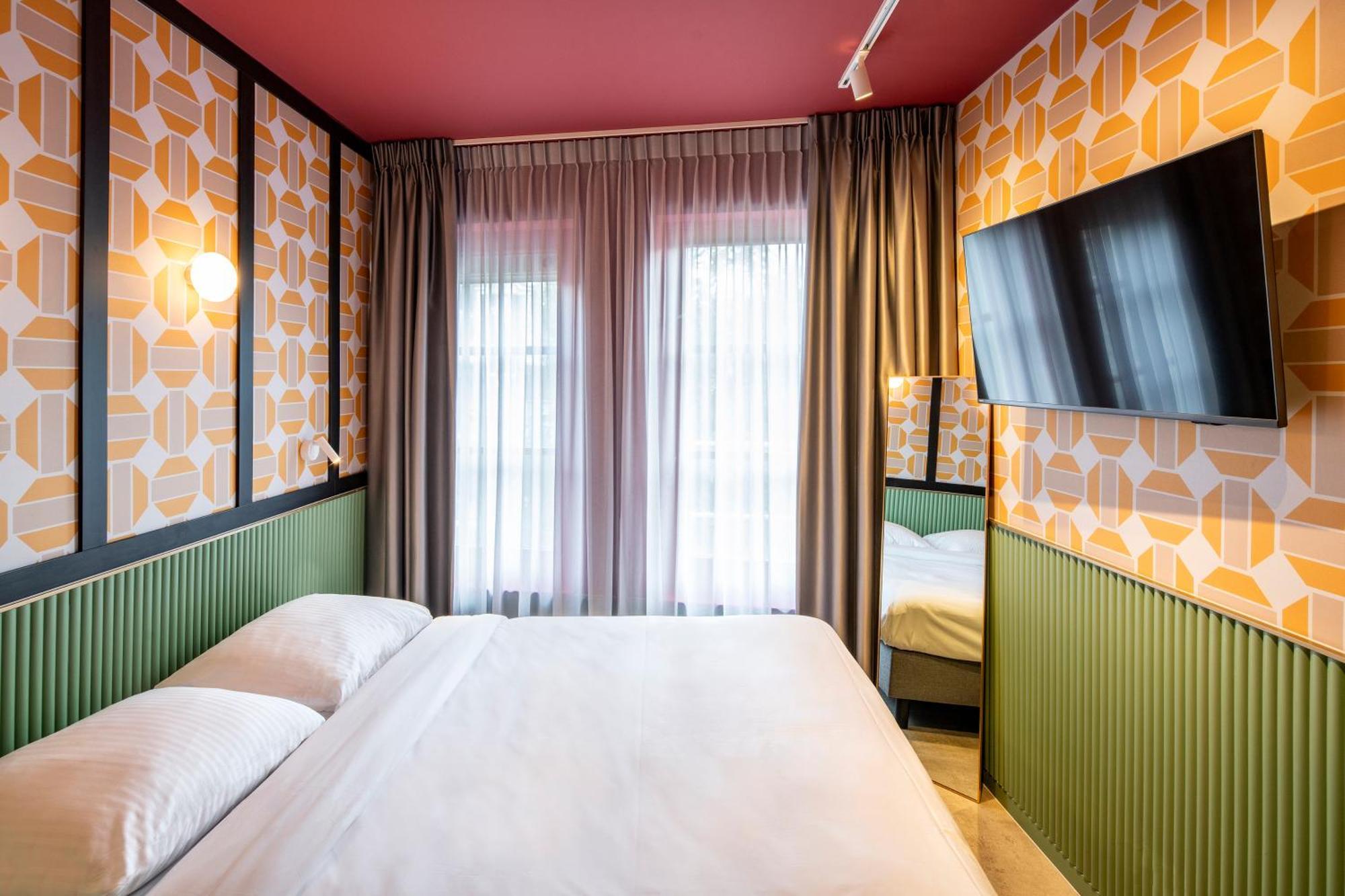 Tourist Inn Hotel Amsterdam Eksteriør billede