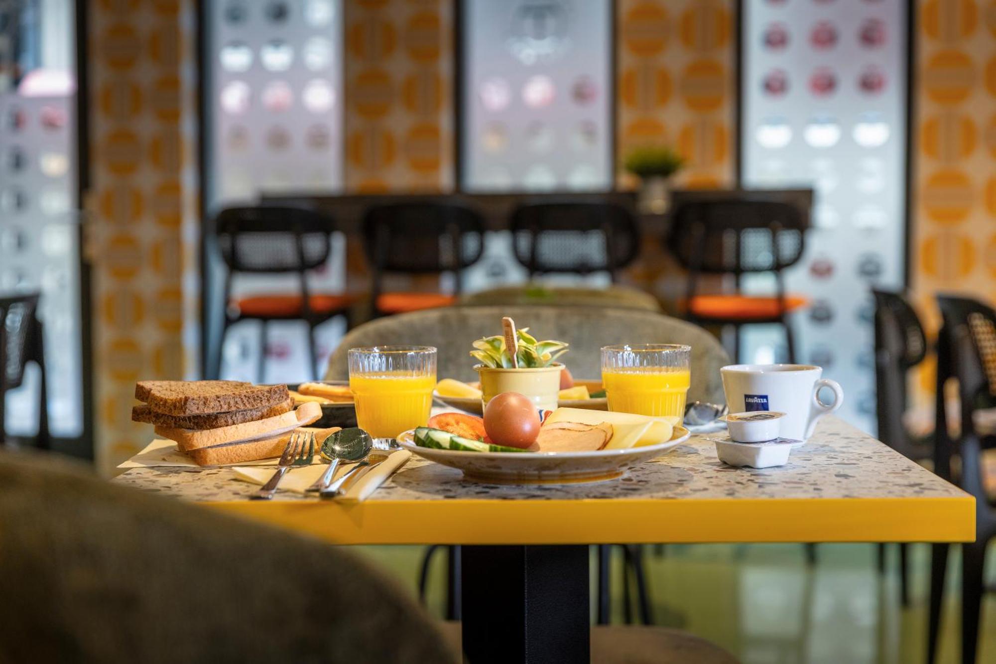 Tourist Inn Hotel Amsterdam Eksteriør billede